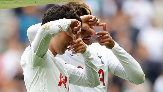 英超第14轮，阿森纳主场2-1战胜狼队。